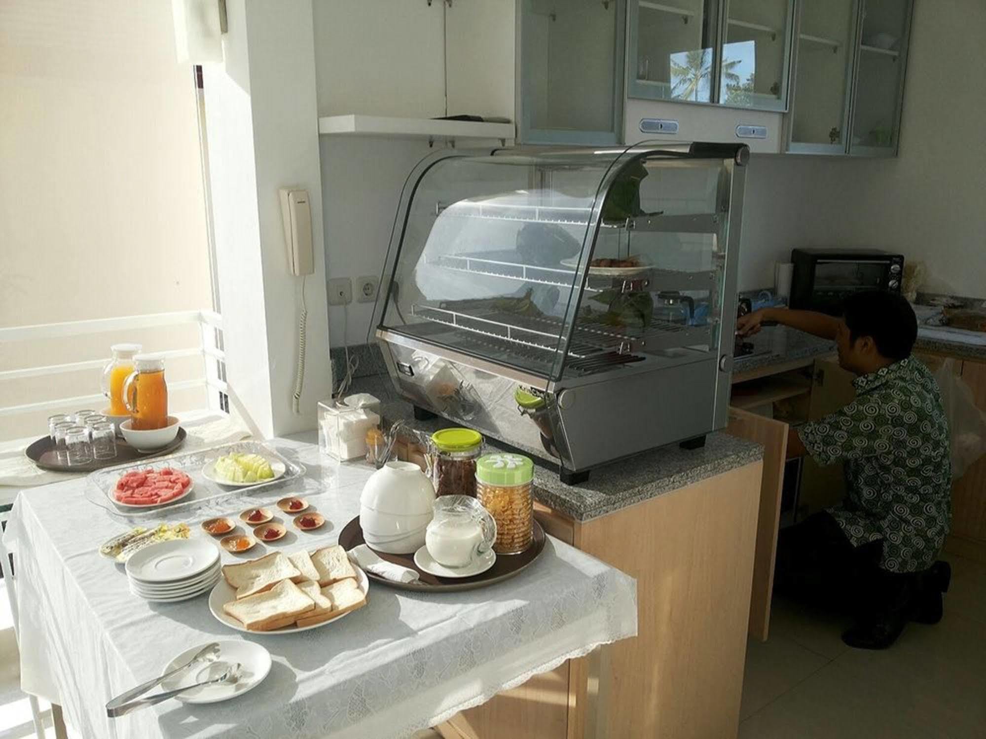 Ara Inn Bed And Breakfast By Ecommerceloka Kuta  Ngoại thất bức ảnh