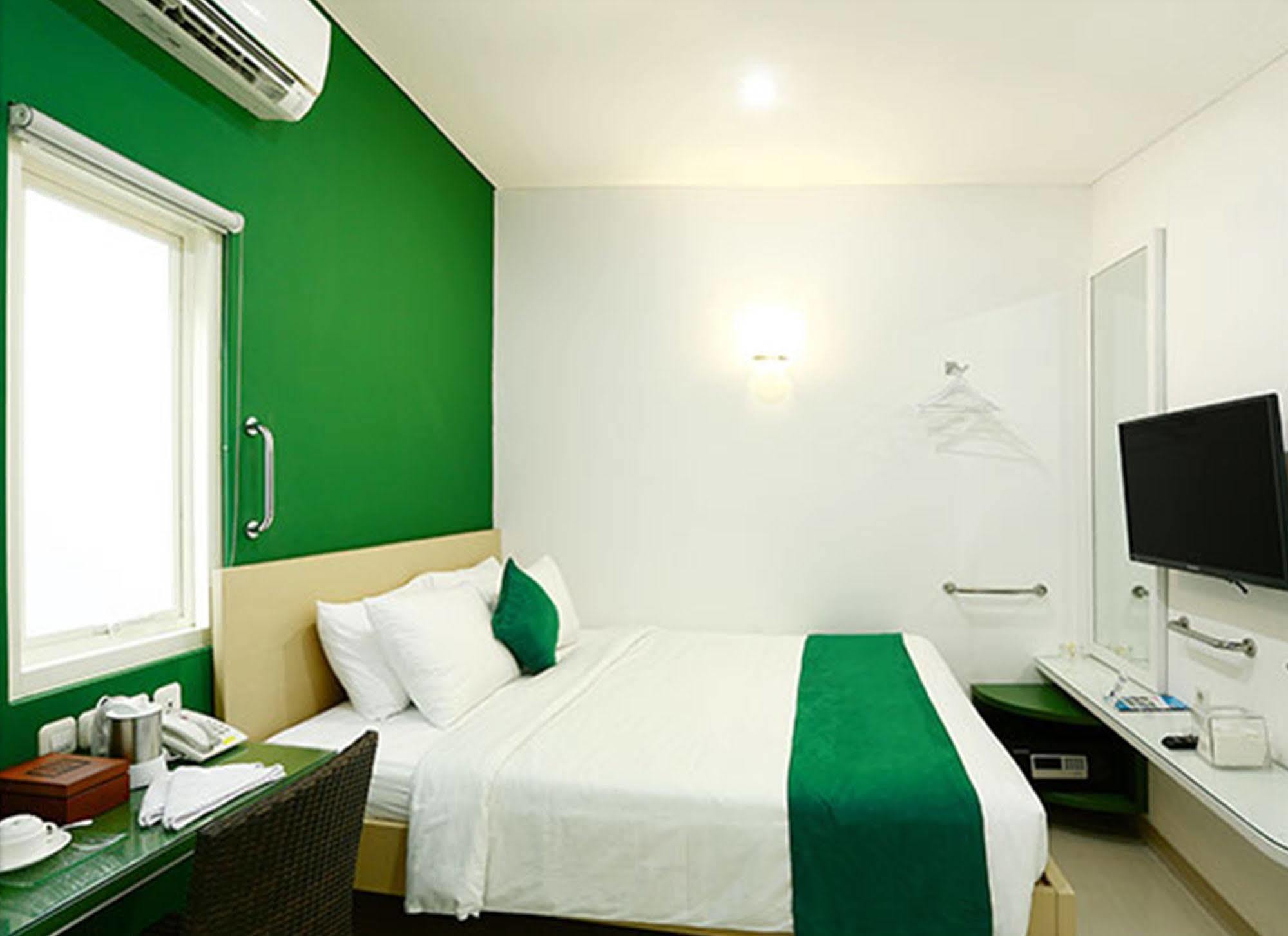 Ara Inn Bed And Breakfast By Ecommerceloka Kuta  Ngoại thất bức ảnh